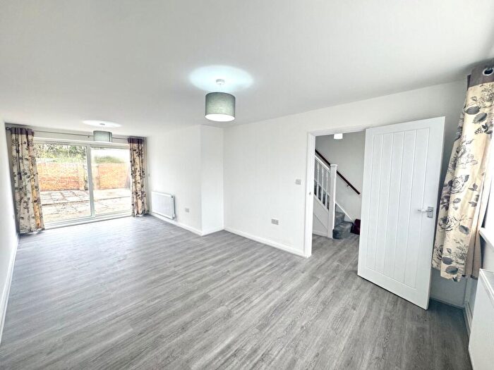 3 Bedroom House To Rent In Dock Road, Tilbury, RM18