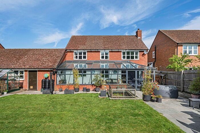 4 Bedroom Detached House For Sale In Barlow Close, Wheatley, OX33