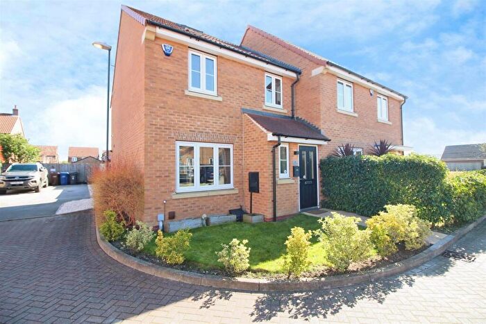 3 Bedroom Semi Detached House For Sale In Thatch Close, South Milford, Leeds, LS25