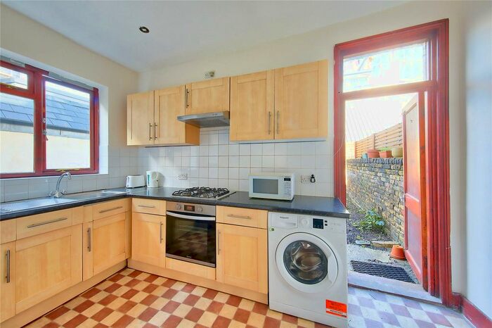 3 Bedroom Flat To Rent In Danehurst Street, London, SW6
