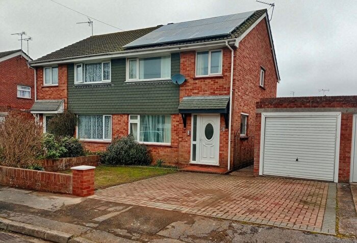 3 Bedroom Semi Detached House For Sale In St. Theresas Close, Bedhampton, PO9