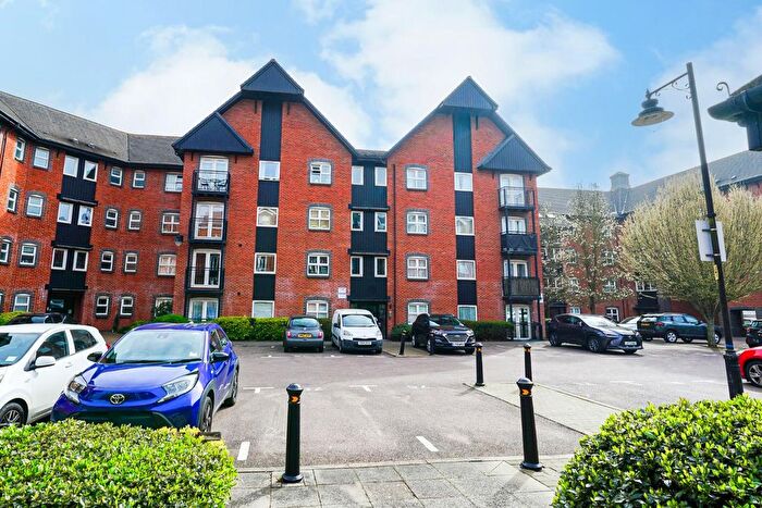 2 Bedroom Flat For Sale In East Dock, The Wharf, Linslade, LU7
