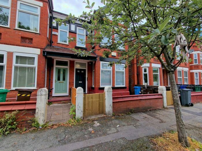 5 Bedroom Semi-Detached House To Rent In Slade Lane, Manchester, M19