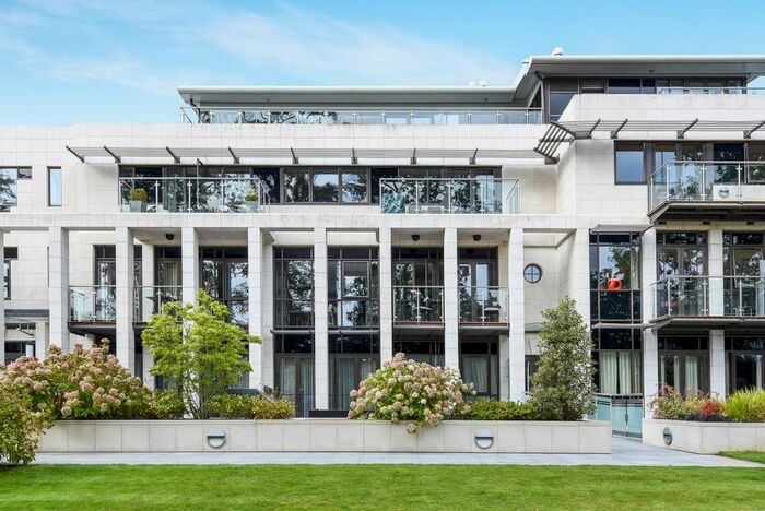 3 Bedroom Flat To Rent In Charters Road, Ascot, SL5