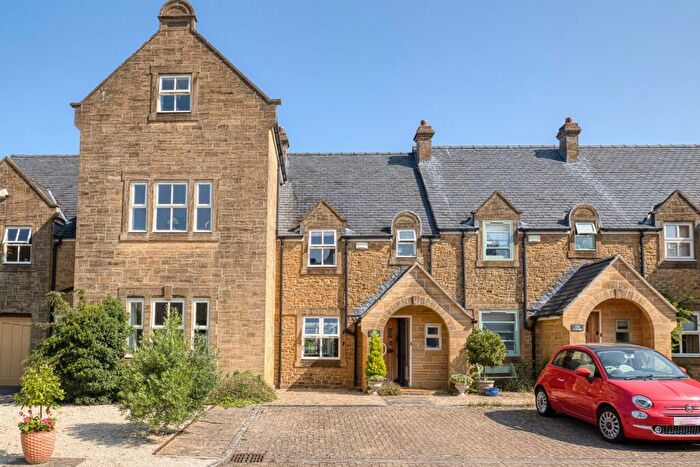 3 Bedroom Town House For Sale In Priorygate Court, Castle Cary, BA7