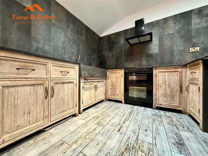 2 Bedroom Flat To Rent In Bull Street, Burnley, BB11