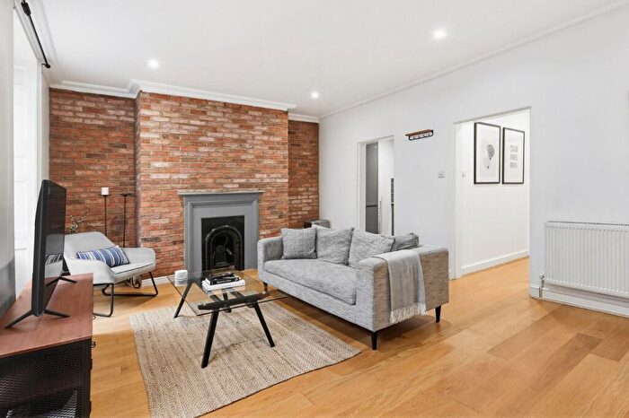 1 Bedroom Flat To Rent In Fulham Road, Chelsea, SW10