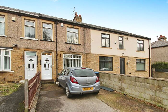 3 Bedroom Terraced House For Sale In Carr Bottom Avenue, Bradford, BD5