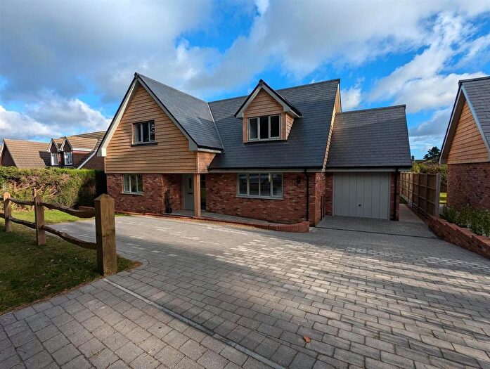 4 Bedroom Detached House For Sale In Victoria Avenue, Shanklin, PO37