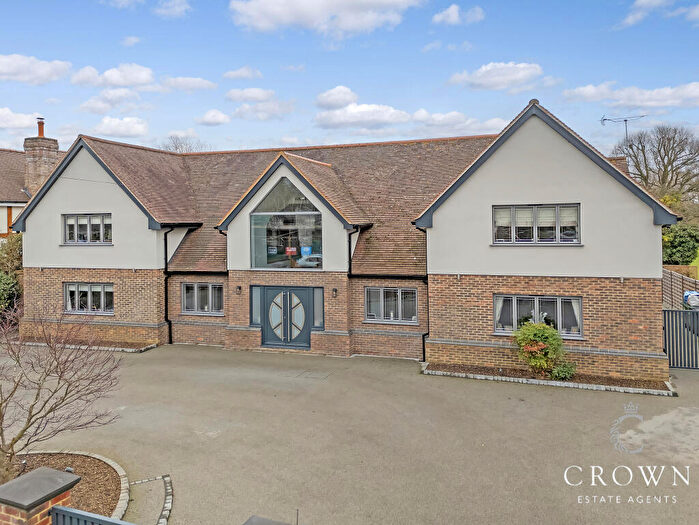 5 Bedroom Detached House For Sale In Ramsden Bellhouse, Billericay, Essex, CM11
