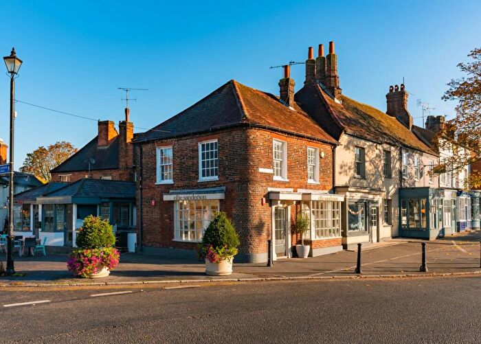 2 Bedroom Apartment For Sale In London End, Beaconsfield, Buckinghamshire, HP9