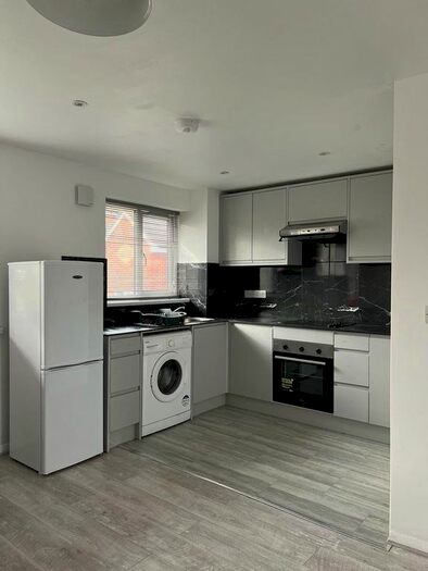 1 Bedroom Flat To Rent In Express Drive, Ilford, IG3