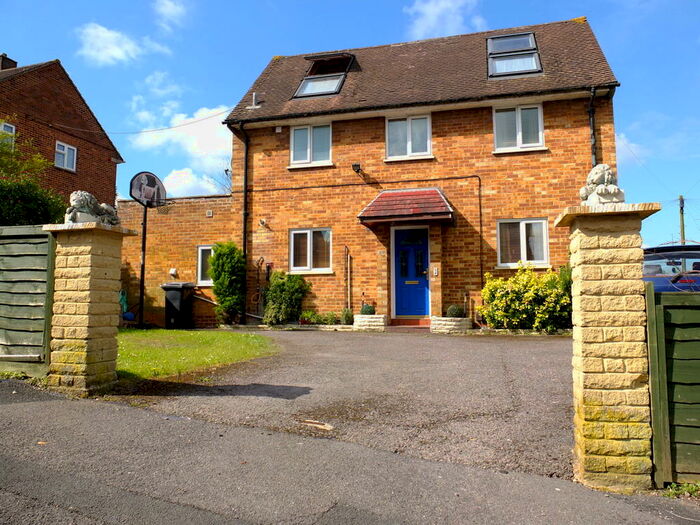 4 Bedroom Semi-Detached House To Rent In Longfield Road, Winchester, SO23