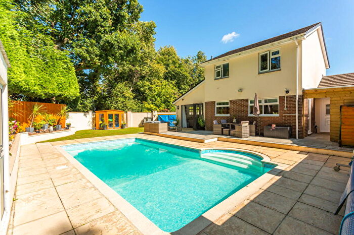 3 Bedroom Link Detached House For Sale In Westaway Close, Pilton, Barnstaple, North Devon, EX31