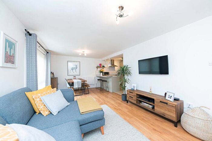 2 Bedroom Apartment For Sale In Valley Place, Glenbuck Road, Surbiton, KT6