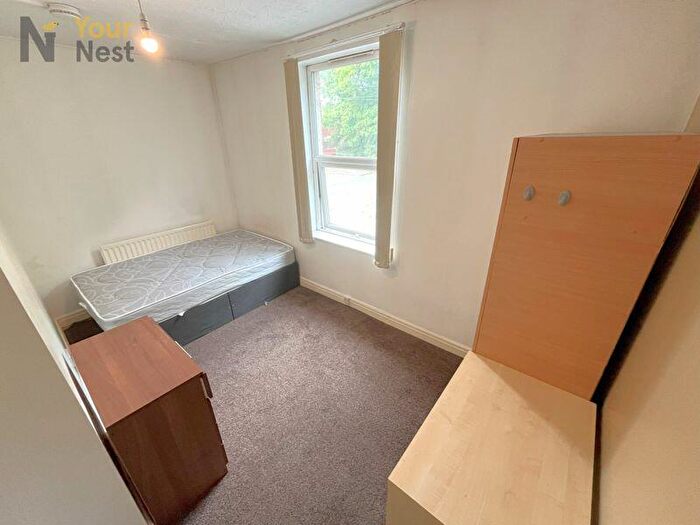 5 Bedroom End Of Terrace House To Rent In Westfield Road, Hyde Park, Leeds, LS3