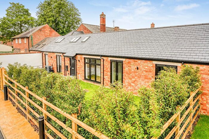 3 Bedroom Barn Conversion For Sale In Chancel Close, Milton Keynes, Buckinghamshire, MK17