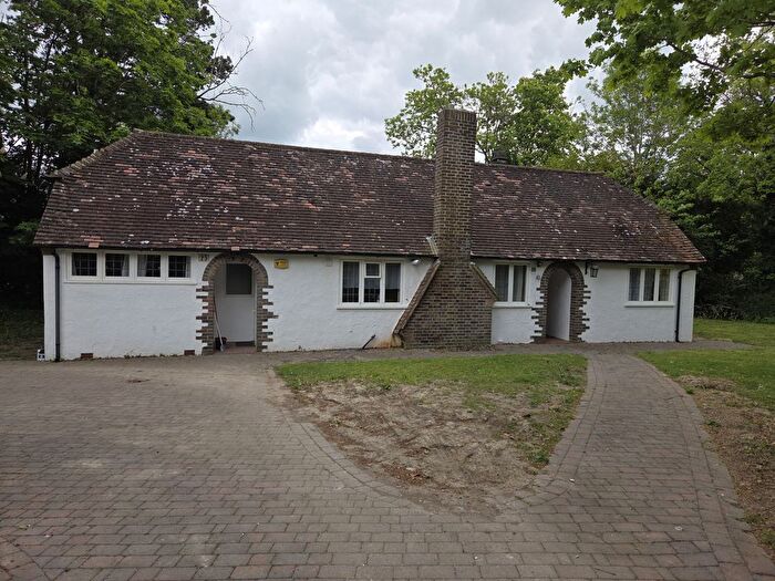 3 Bedroom Cottage To Rent In Starrock Road, Coulsdon, CR5