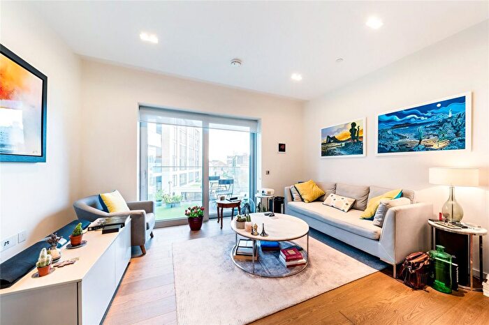 1 Bedroom Flat To Rent In Columbia Gardens, Earls Court, London, SW6