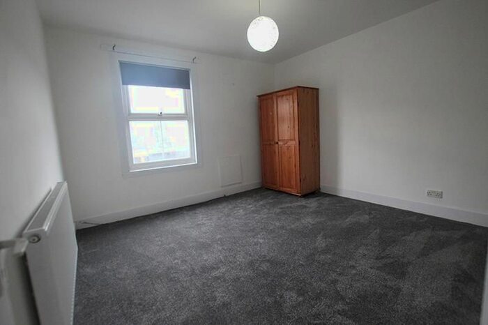 2 Bedroom Flat To Rent In London Road, High Wycombe, HP11