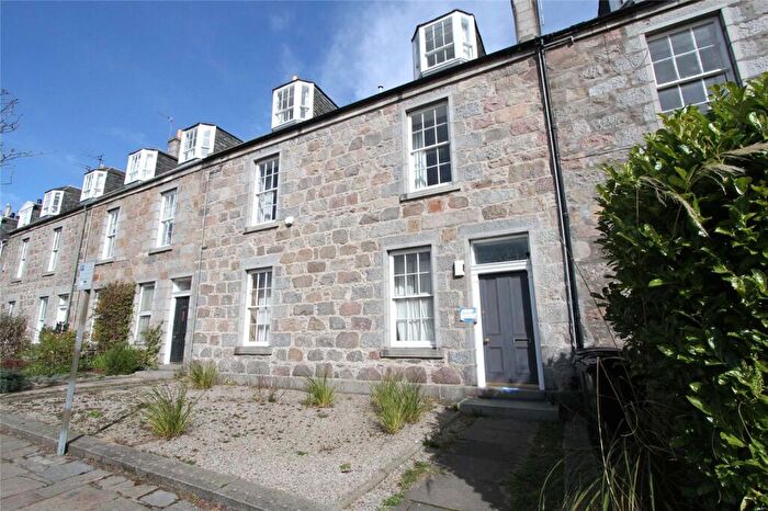 2 Bedroom Flat To Rent In Victoria Street, Aberdeen, AB10