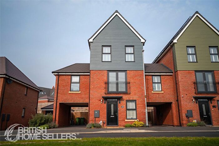 3 Bedroom Detached House For Sale In Whiteadder Way, Lubbesthorpe, Leicester, Leicestershire, LE19