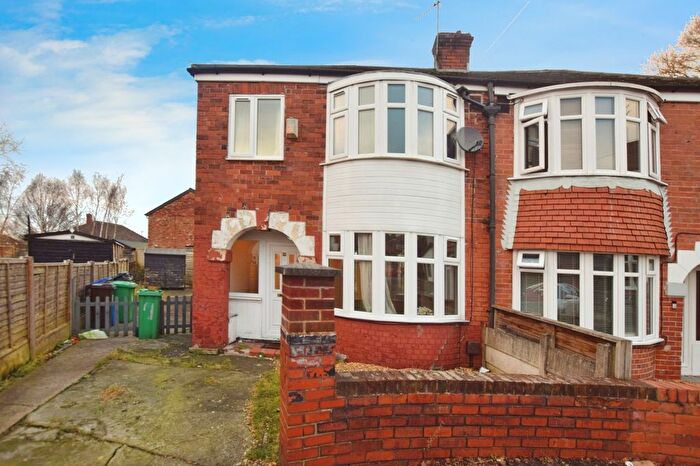 3 Bedroom Bungalow To Rent In Thirsfield Drive, Clayton, Manchester, M11