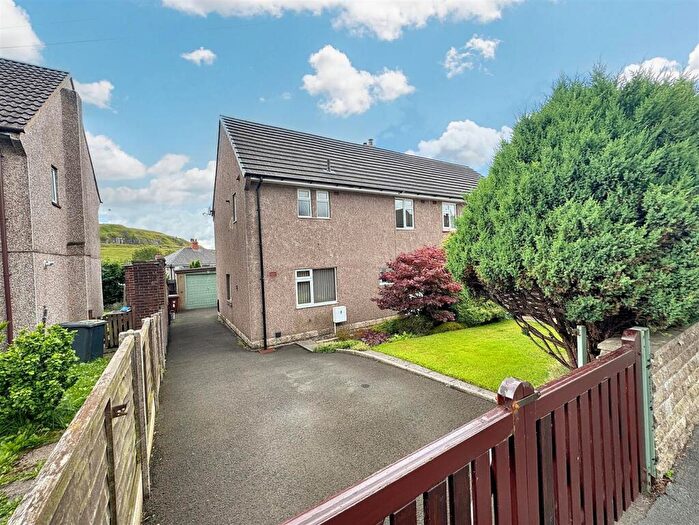 3 Bedroom Semi-Detached House For Sale In Tedder Avenue, Buxton, SK17