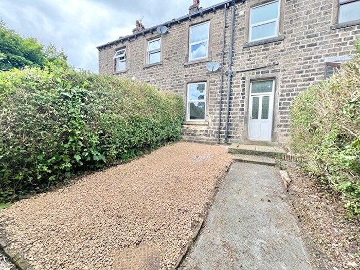 3 Bedroom Cottage To Rent In St. Peters Avenue, Sowerby Bridge, HX6