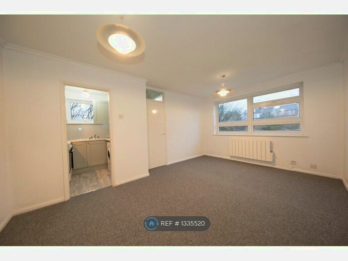 1 Bedroom Flat To Rent In Ketton Court, Luton, LU2