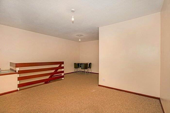 1 Bedroom Flat To Rent In Little Oaks, Penryn, Cornwall, TR10