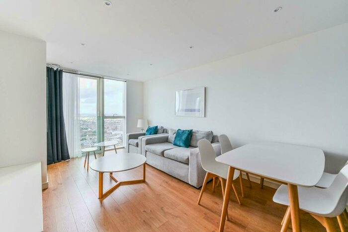 2 Bedroom Flat To Rent In Pinnacle Apartments, East Croydon, Surrey, CR0