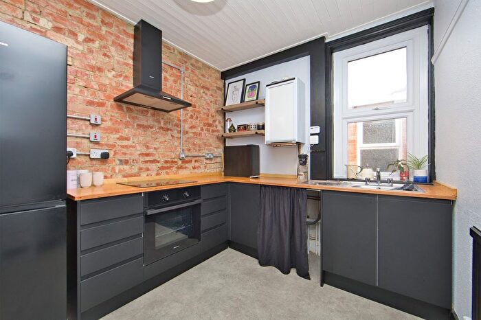 2 Bedroom Flat For Sale In Surrenden Road, Folkestone, Kent, CT19