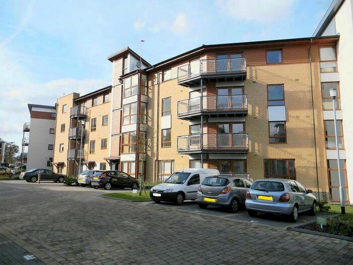 2 Bedroom Apartment To Rent In Bedrooms - Unfurnished - Allocated Parking, RH10