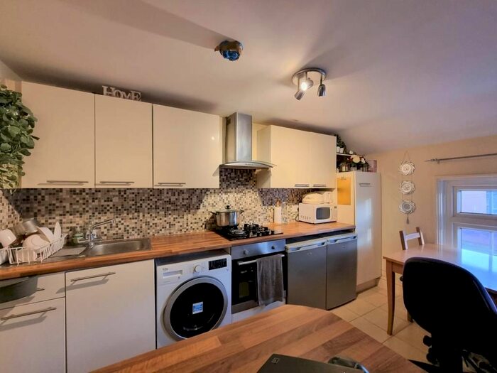 1 Bedroom Flat To Rent In Chatham Street, Reading RG1