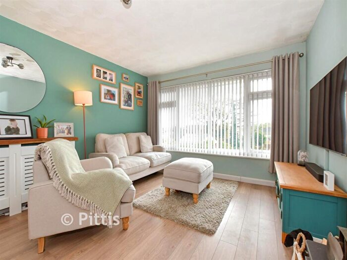 2 Bedroom Maisonette For Sale In Station Road, Wootton Bridge, Isle Of Wight, PO33