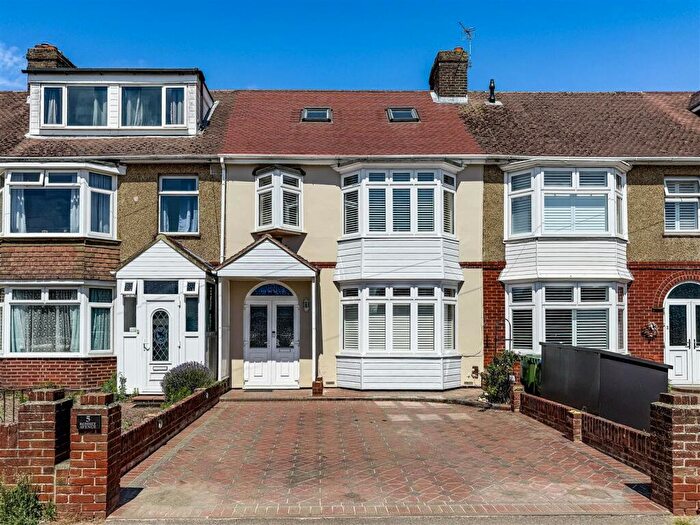 4 Bedroom Terraced House For Sale In Romsey Avenue, Portchester, PO16