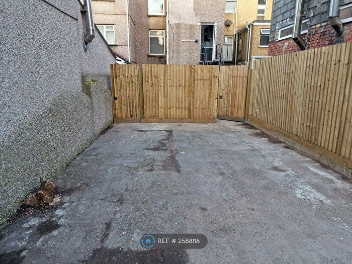 1 Bedroom Flat To Rent In King Edwards Road, Swansea, SA1