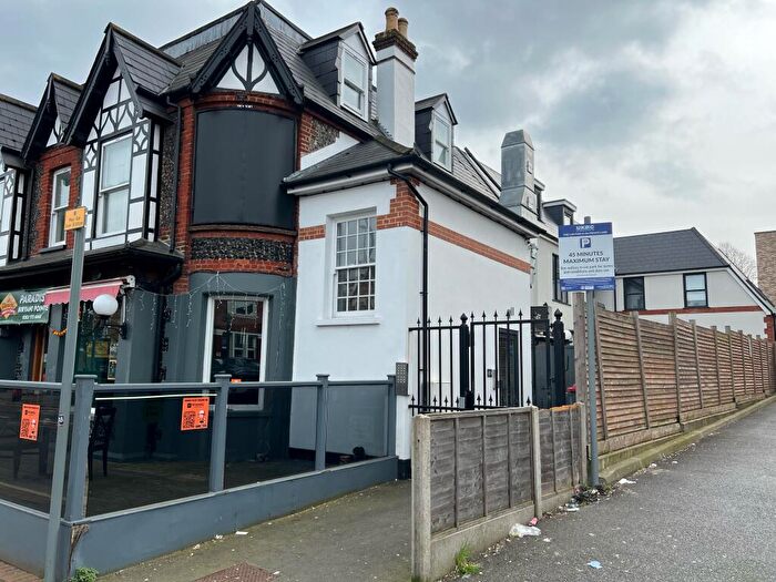 House Of Multiple Occupation To Rent In Stafford Road, London, SM6