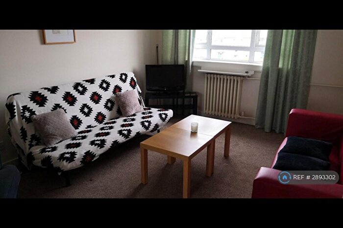 4 Bedroom Flat To Rent In Westfield Court, Edinburgh, EH11