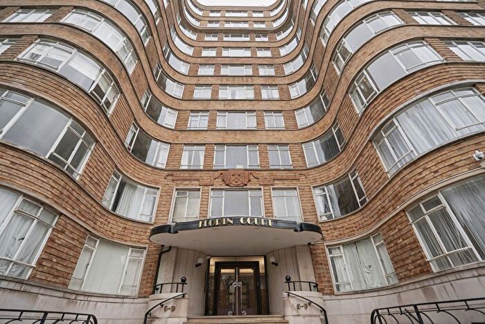 1 Bedroom Flat For Sale In Charterhouse Square, London, EC1M