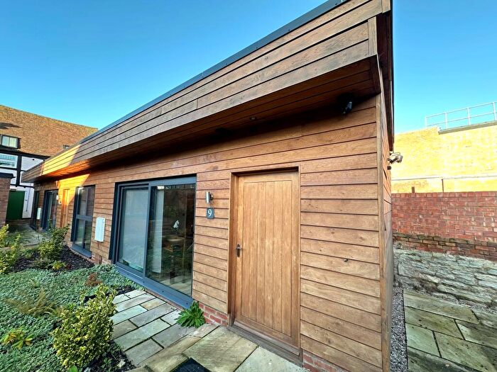 1 Bedroom Bungalow To Rent In High Street, Stratford-Upon-Avon, CV37