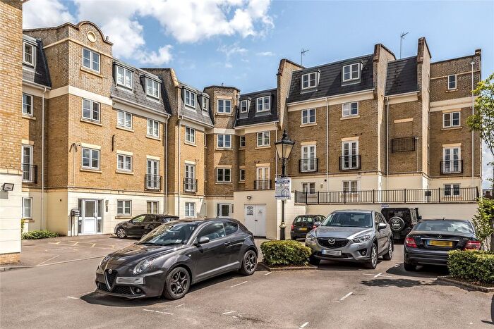 2 Bedroom Flat To Rent In Brigham Road, Reading, Berkshire, RG1