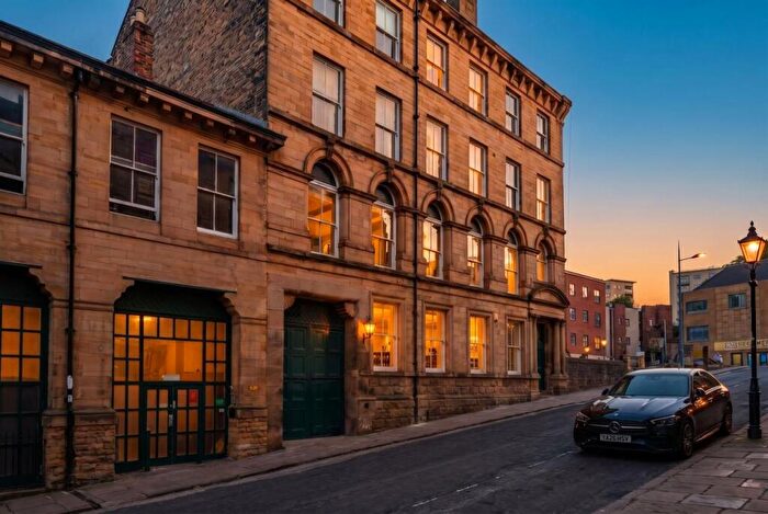 1 Bedroom Flat For Sale In Currier House, - Currer Street Bradford West Yorkshire, BD1