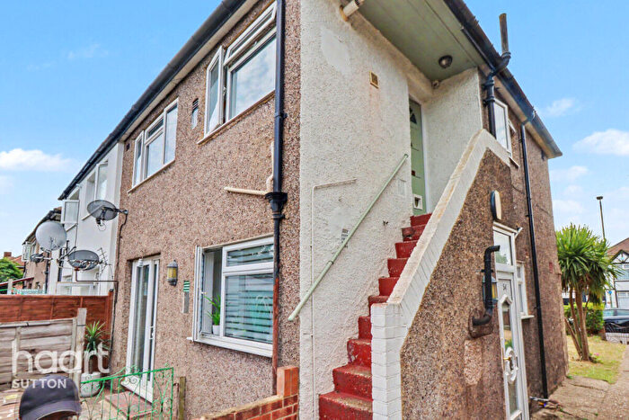 2 Bedroom Apartment For Sale In Wrythe Lane, Carshalton, SM5