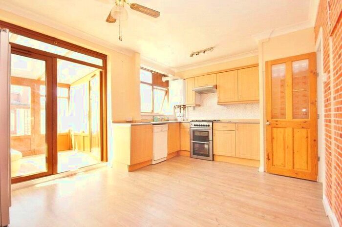 3 Bedroom Terraced House To Rent In Wentworth Way, Rainham, Essex RM13