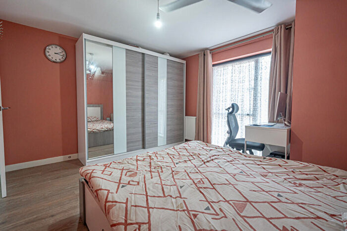 3 Bedroom Semi-Detached House For Sale In Invention Avenue, Handsworth, Birmingham, B21 - Photo 10