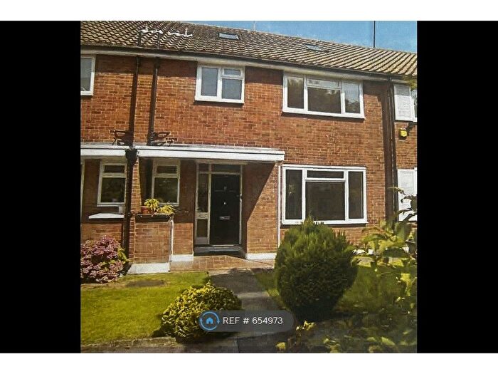 4 Bedroom Terraced House To Rent In Fairdale Gardens, London, SW15