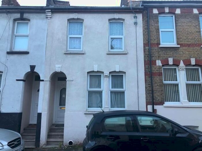 3 Bedroom Terraced House To Rent In Dale Street, Chatham ME4