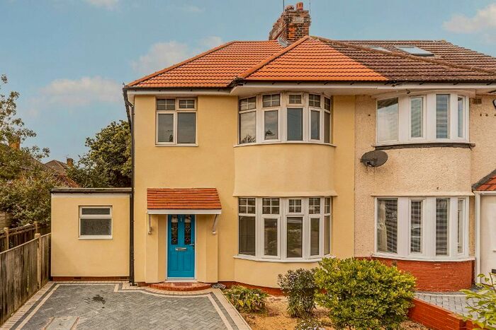 3 Bedroom Semi-Detached House To Rent In Oakwood Avenue, Southall, UB1